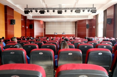 启发创新 勇往直前 | pp电子纸业召开2023年度中层干部录用及出产经营打算下达治理工作会议